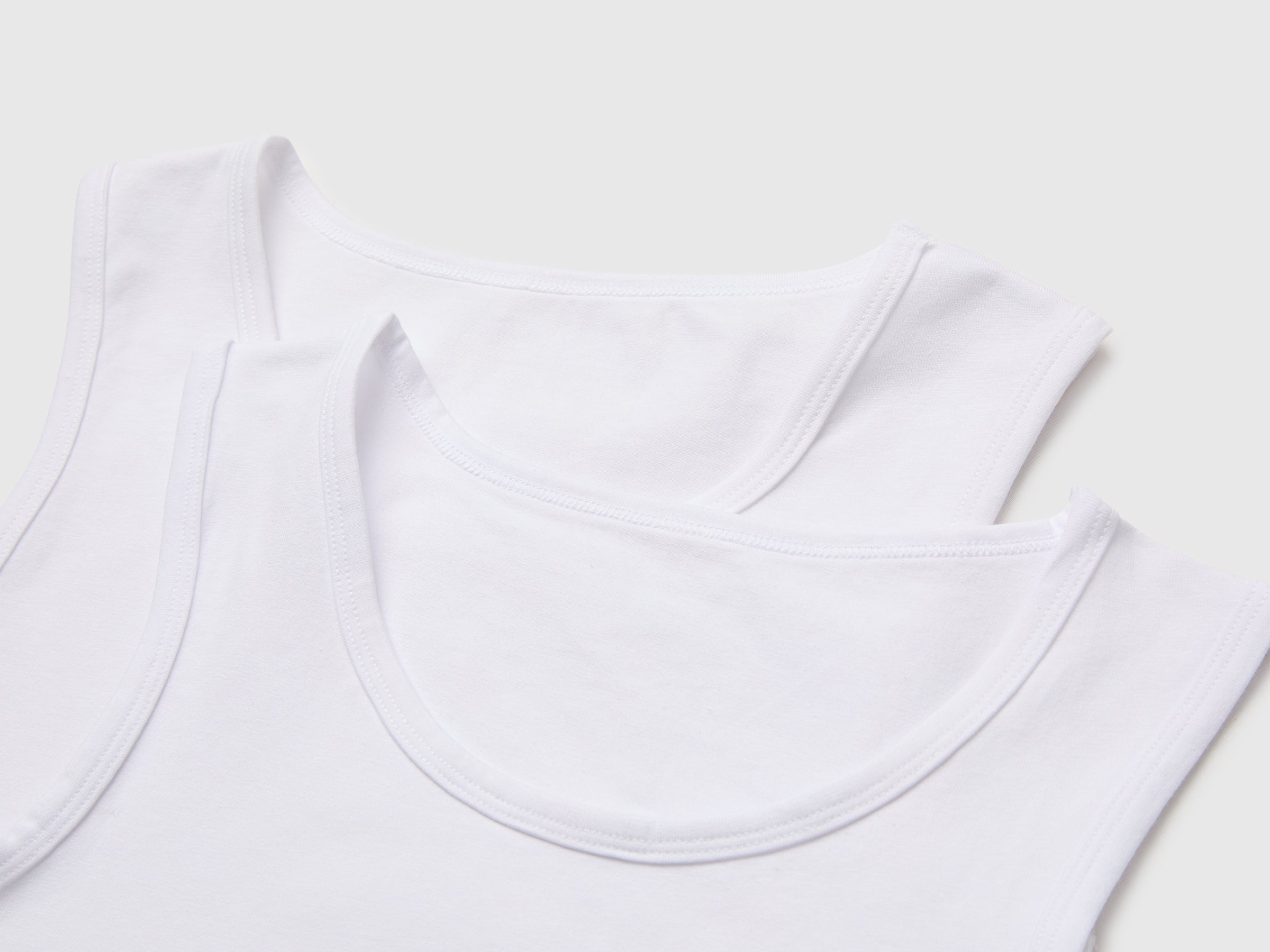 Duas t-shirts sem mangas interiores em algodão stretch - ucb_image_DS1