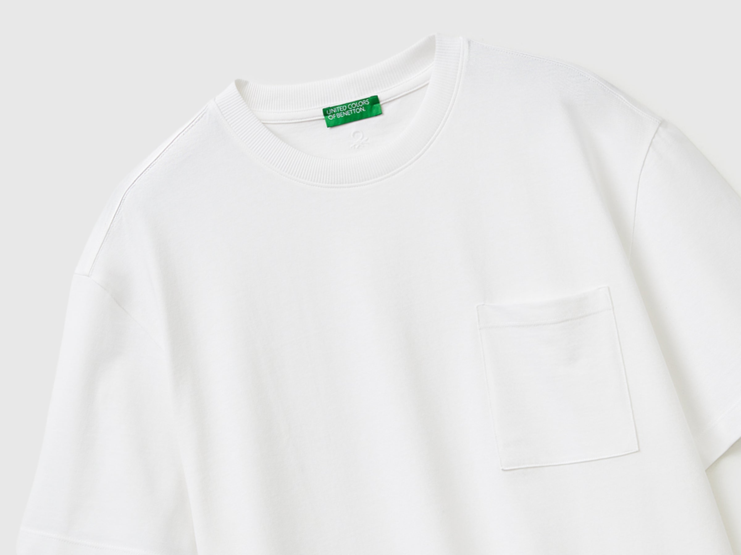 T-shirt com bolso pequeno - ucb_image_DS1