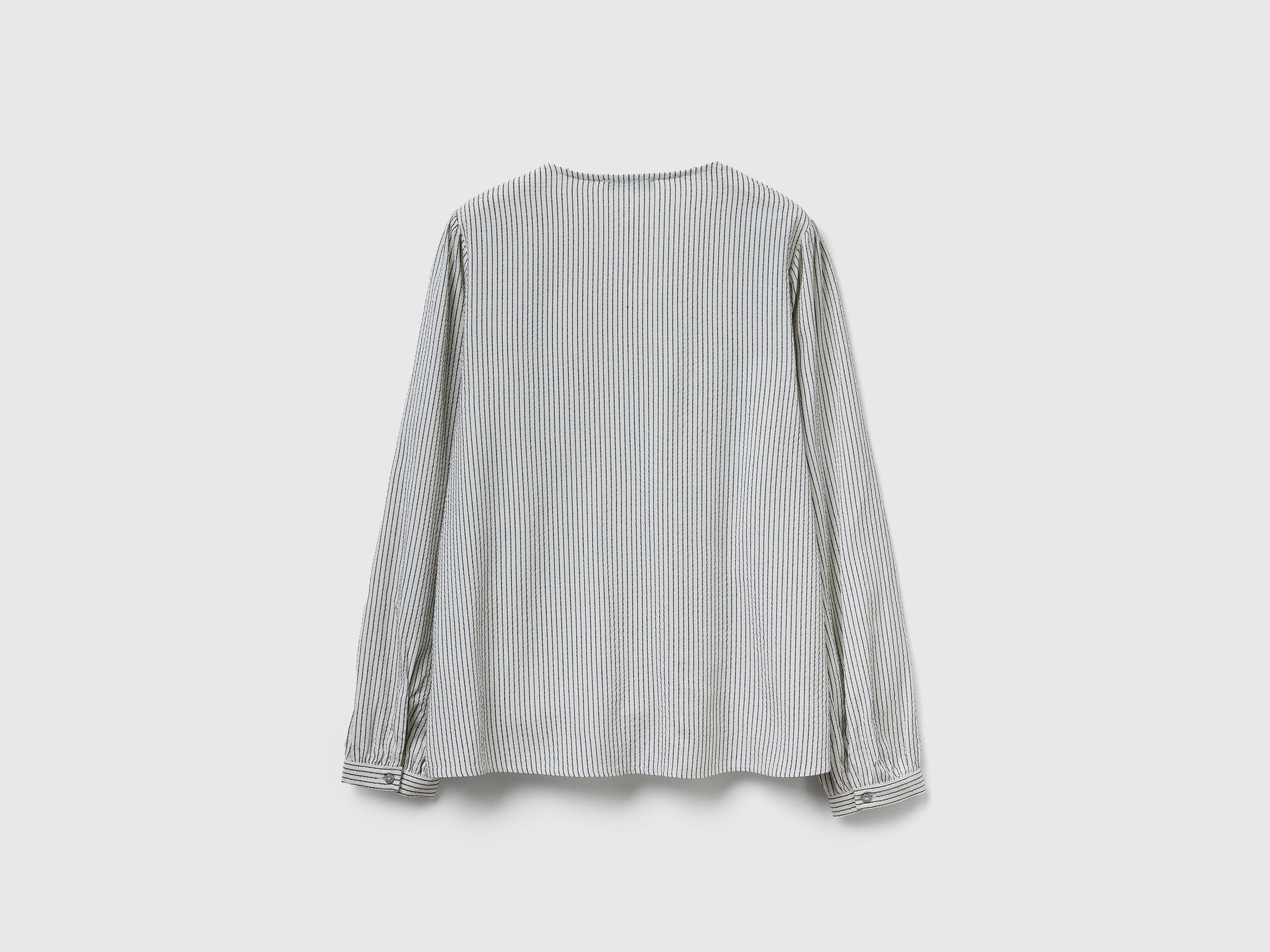 Camisa às riscas com decote em V - ucb_image_BS
