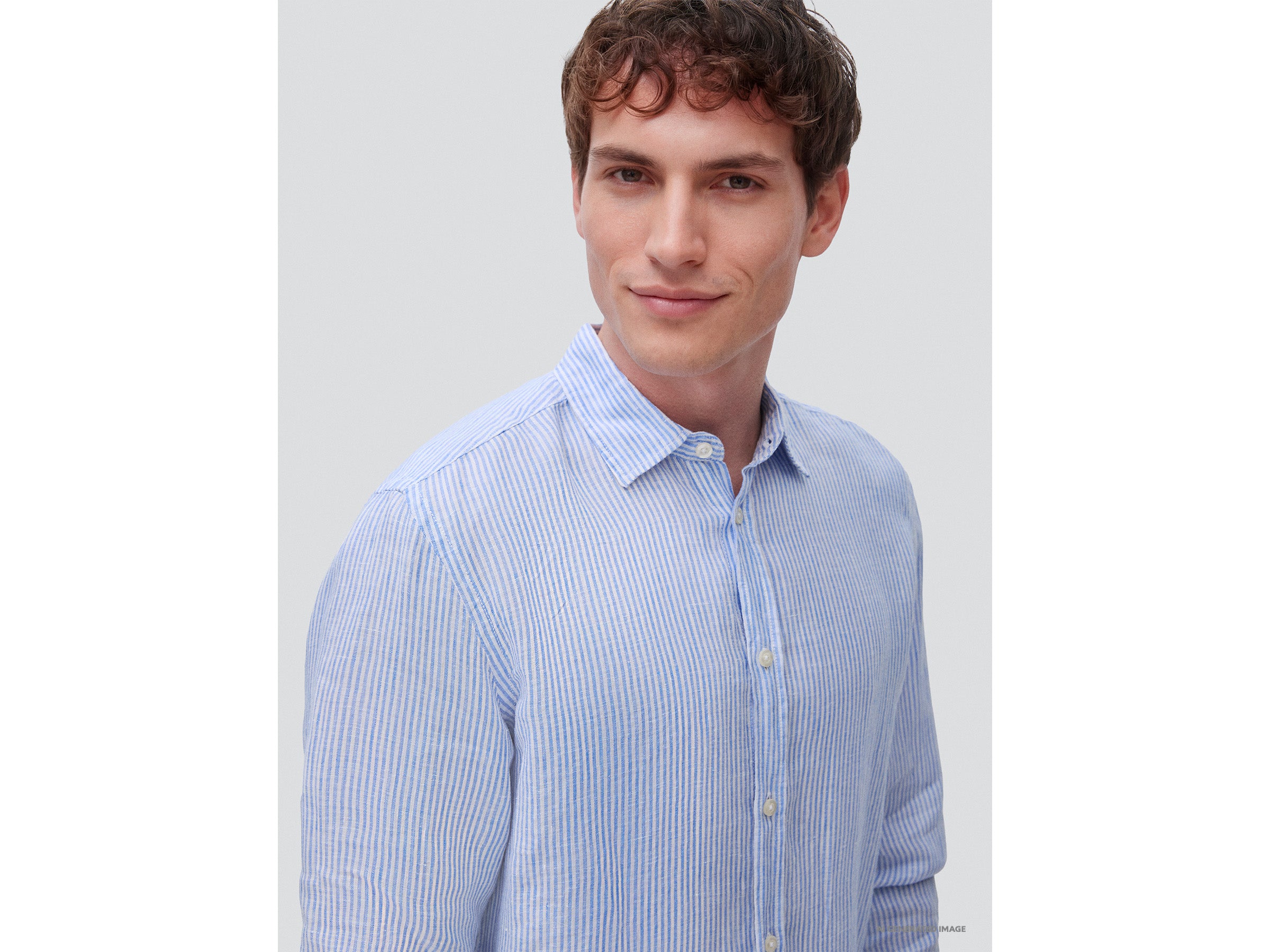 Camisa azul-claro às riscas em linho puro - ucb_image_FY