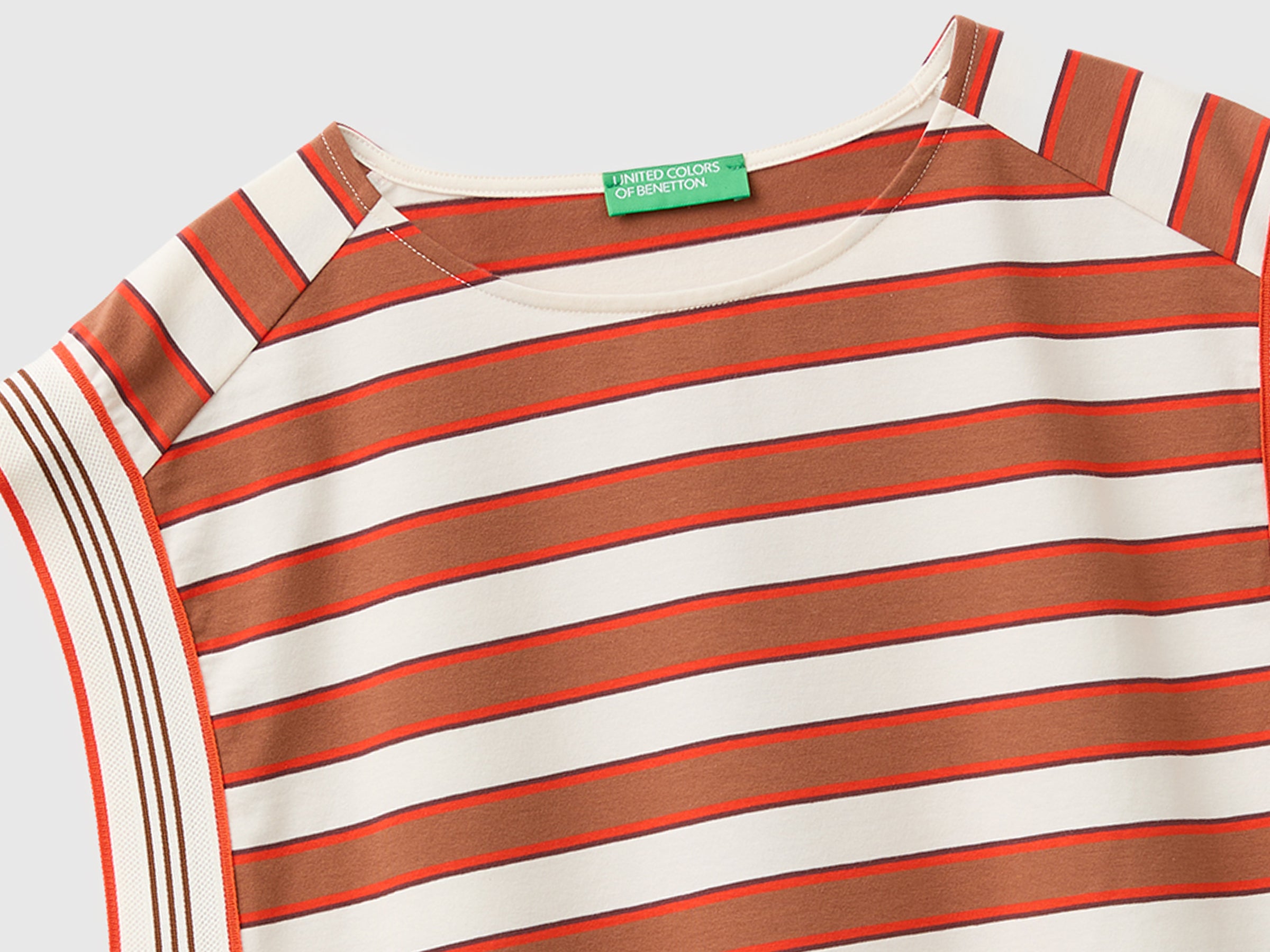 T-shirt sem mangas às riscas - ucb_image_FY