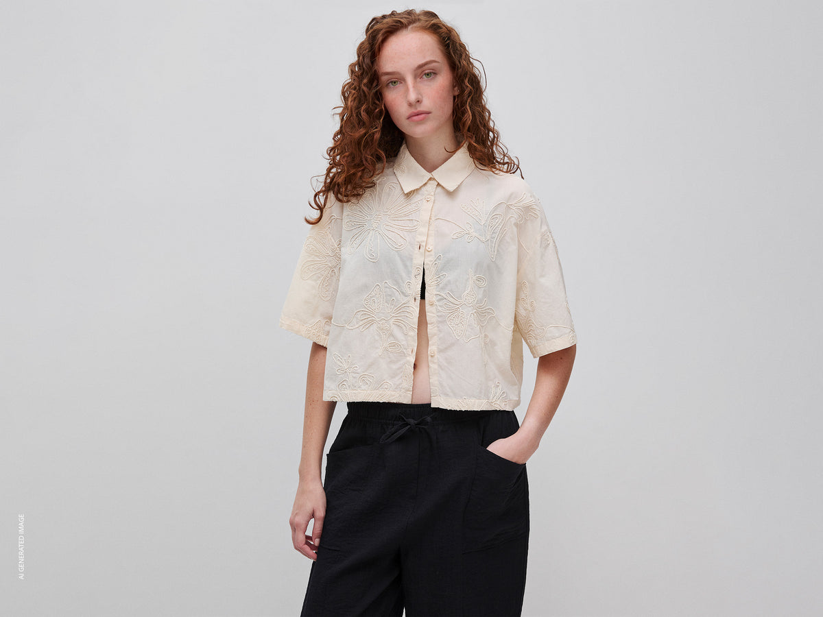 Camisa cropped com bordados florais - ucb_image_F