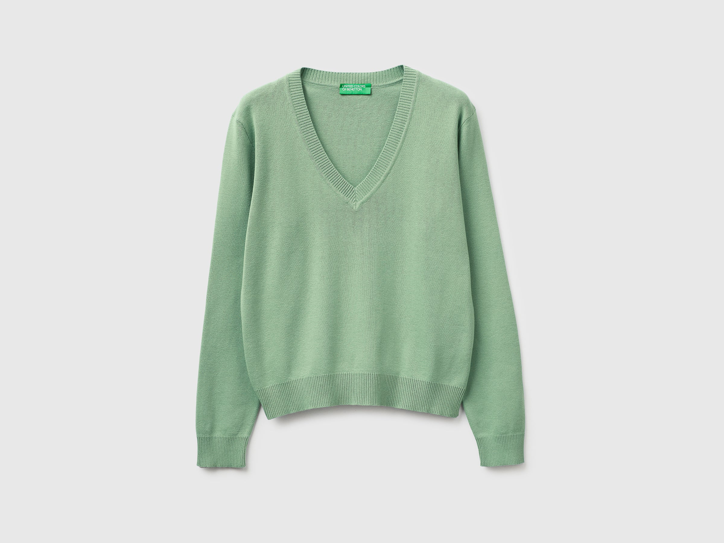Camisola verde sálvia em algodão tricô com decote em V - ucb_image_FS
