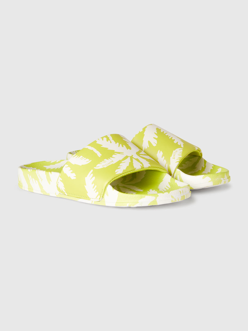 Chinelos com estampado tropical - ucb_image_FS