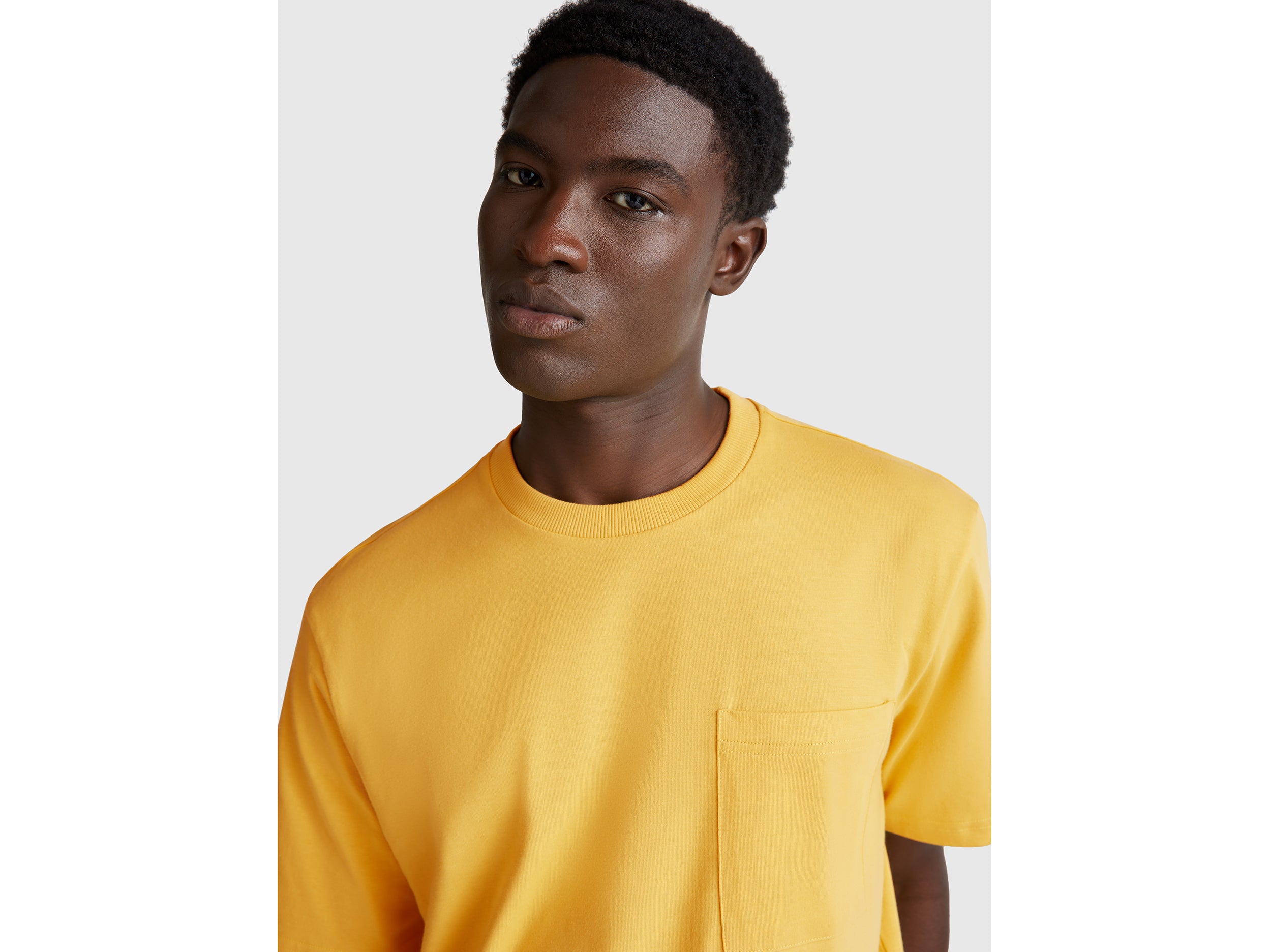T-shirt em algodão com bolso pequeno - ucb_image_FY