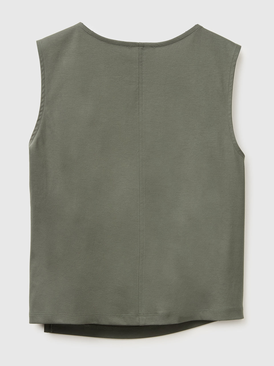 Top with knot - ucb_image_BS