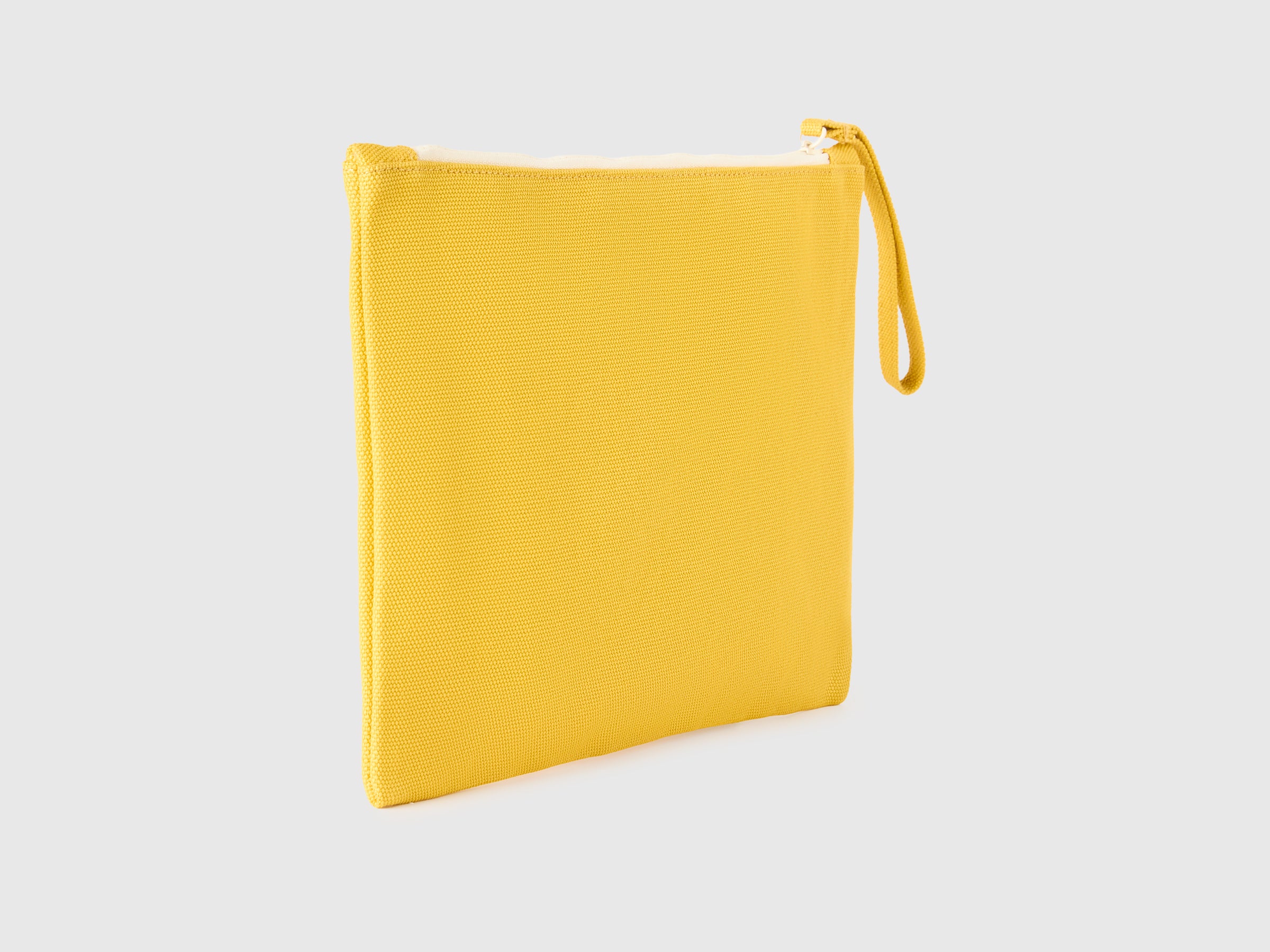 Yellow tablet case - ucb_image_BS