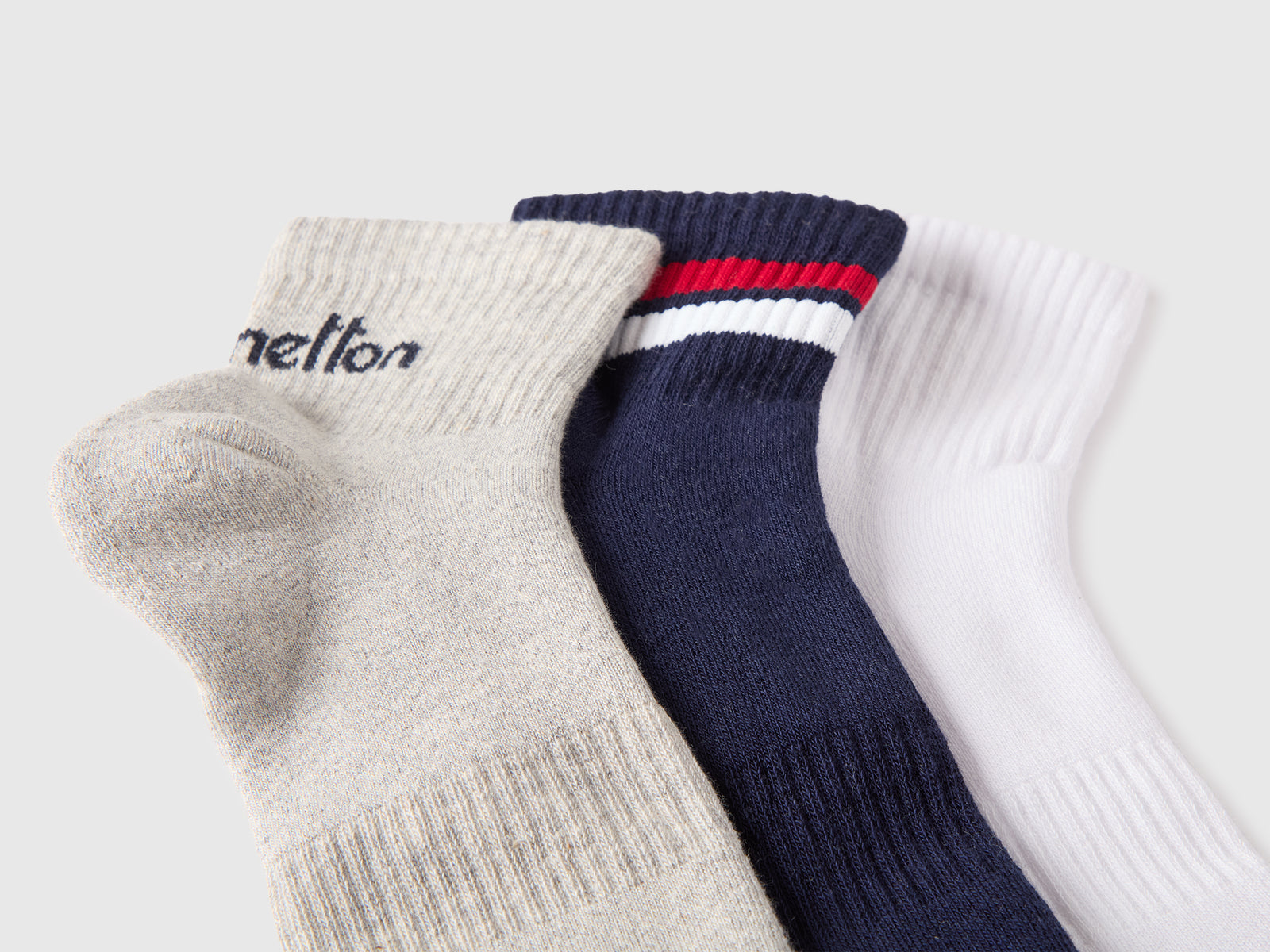 Três pares de meias curtas com logótipo - ucb_image_DS1