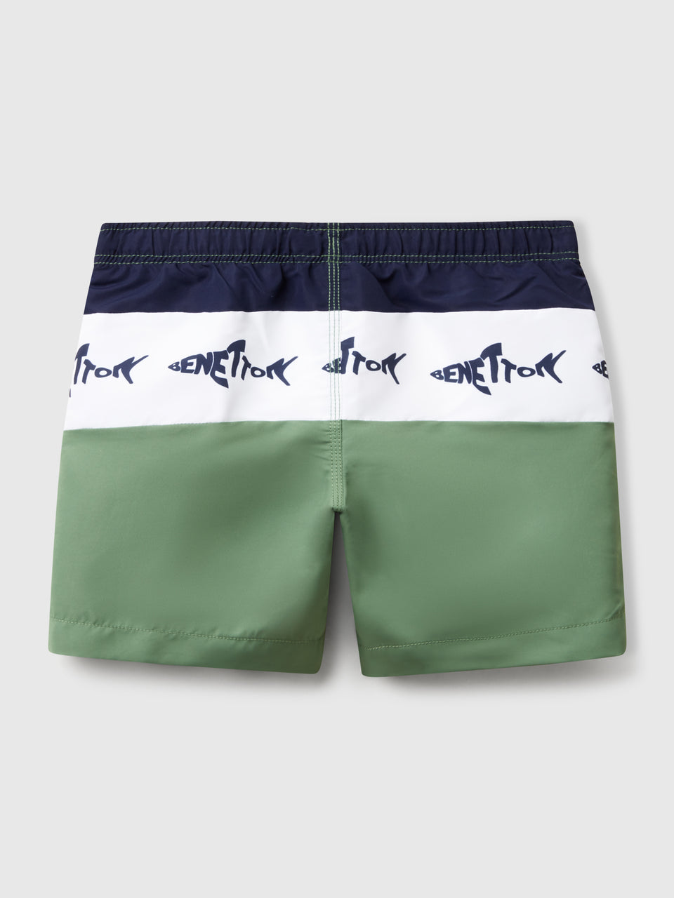 Boxers de banho com estampa de tubarões - ucb_image_BS
