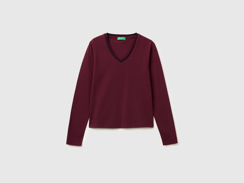 T-shirt ajustada com decote em V - ucb_image_FS