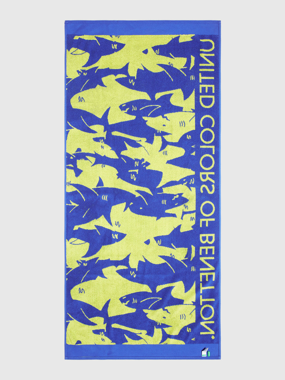 Toalha de praia com tubarões jacquard - ucb_image_BS