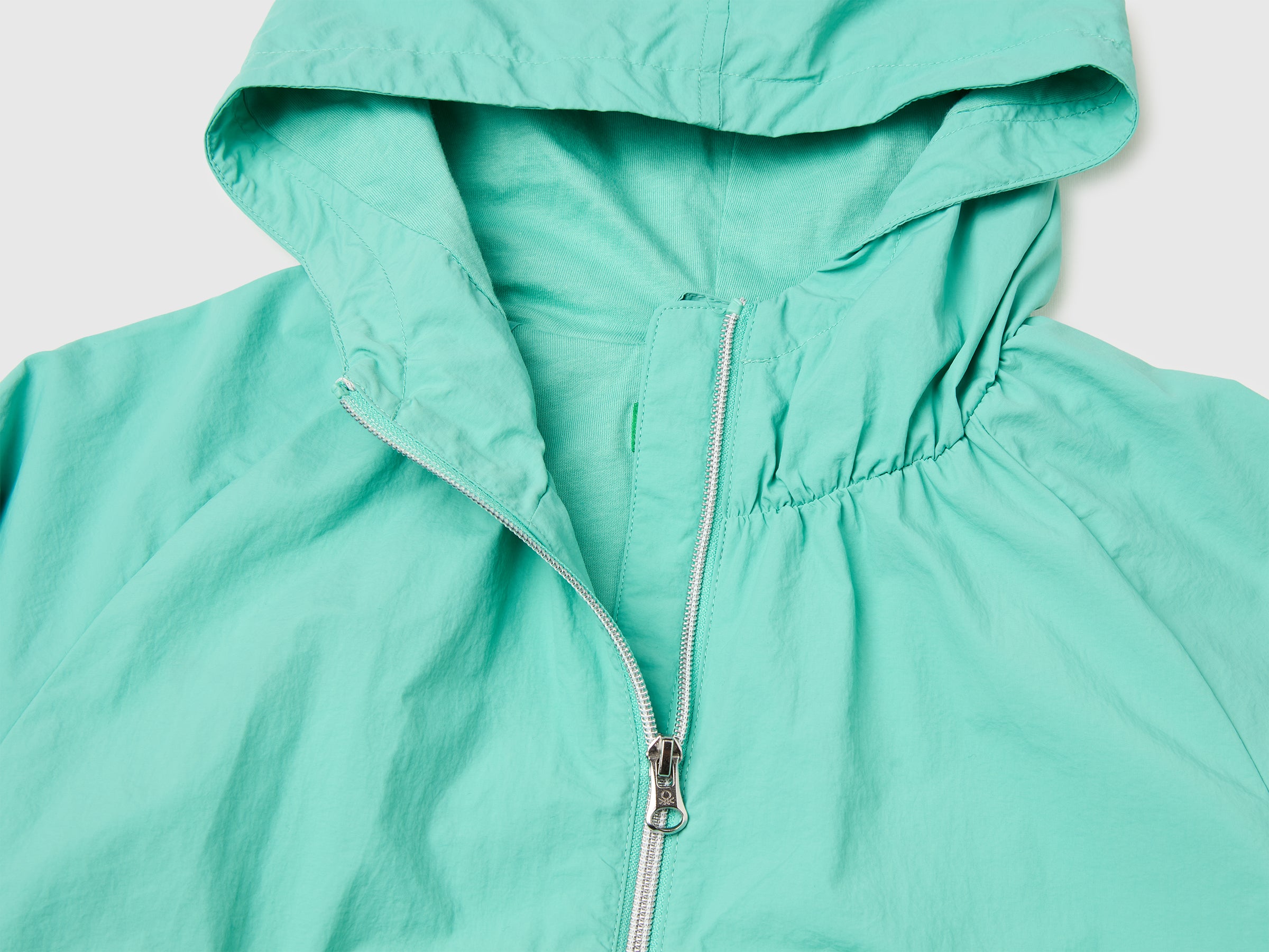 Light "Rain Defender" jacket - ucb_image_DS1
