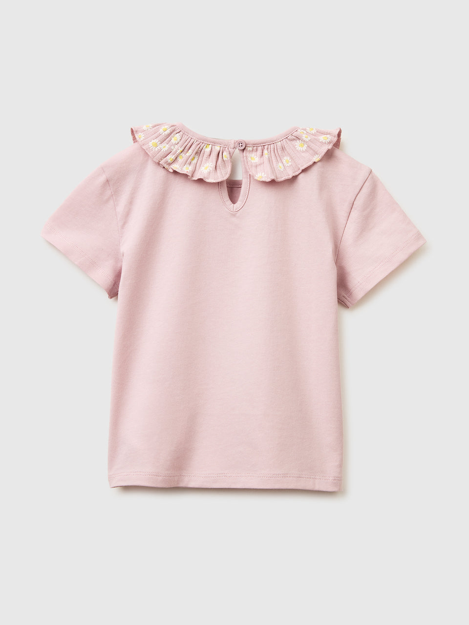 T-shirt with ruffles on the collar - ucb_image_BS