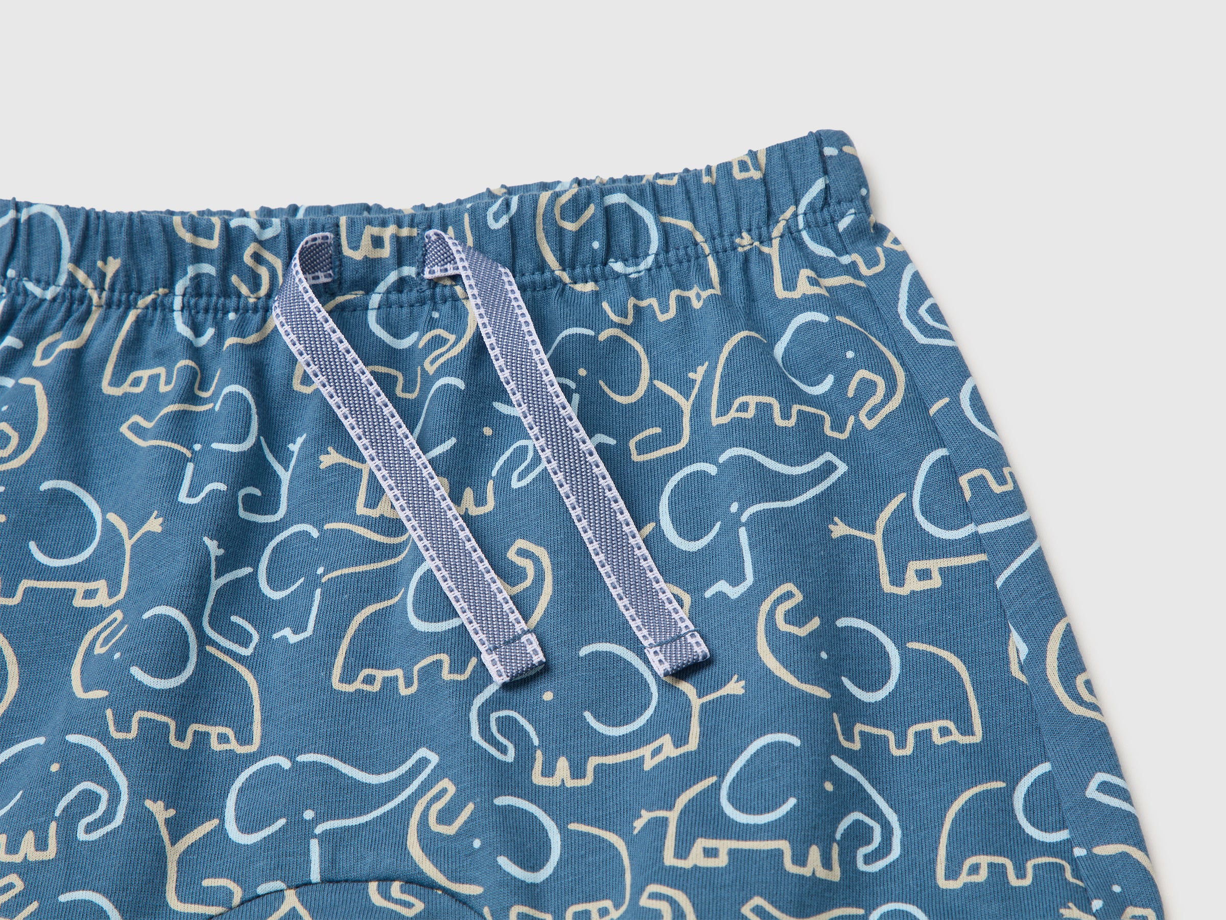 Set with elephant print - ucb_image_FY