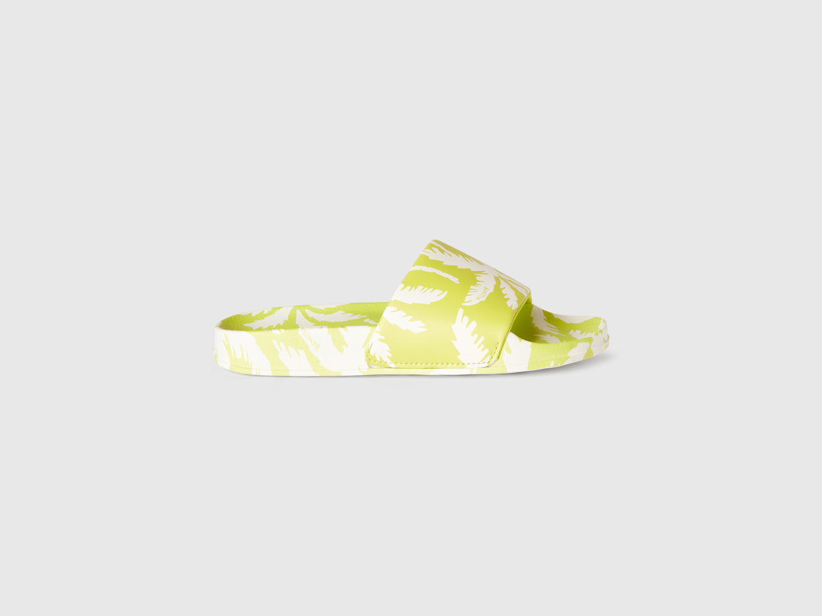 Chinelos com estampado tropical - ucb_image_FS