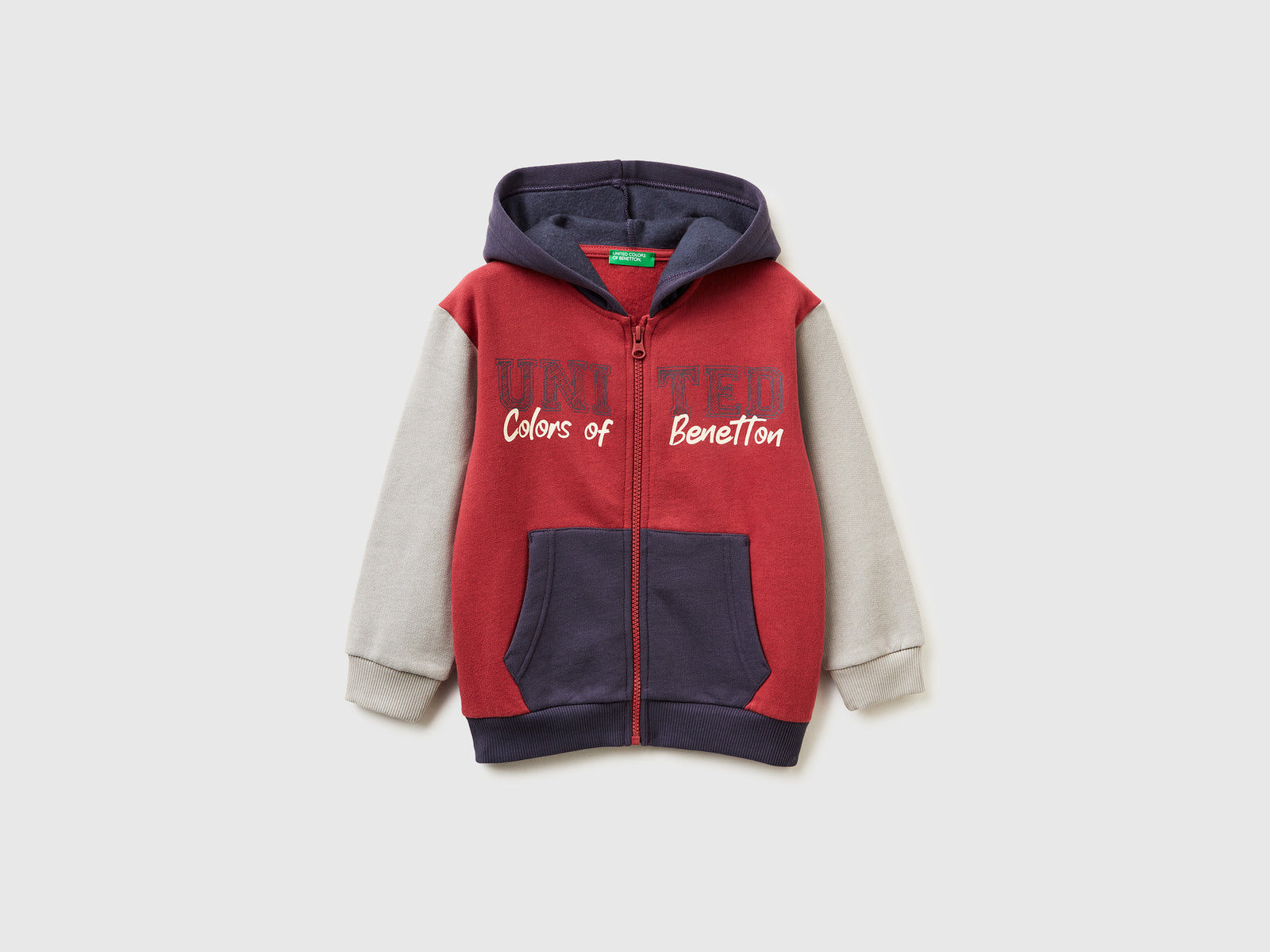 Casaco com capuz e fecho de correr - ucb_image_FS
