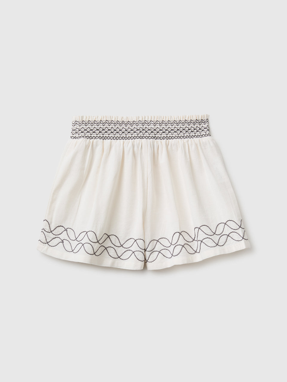 Shorts em crepe com bordado - ucb_image_BS