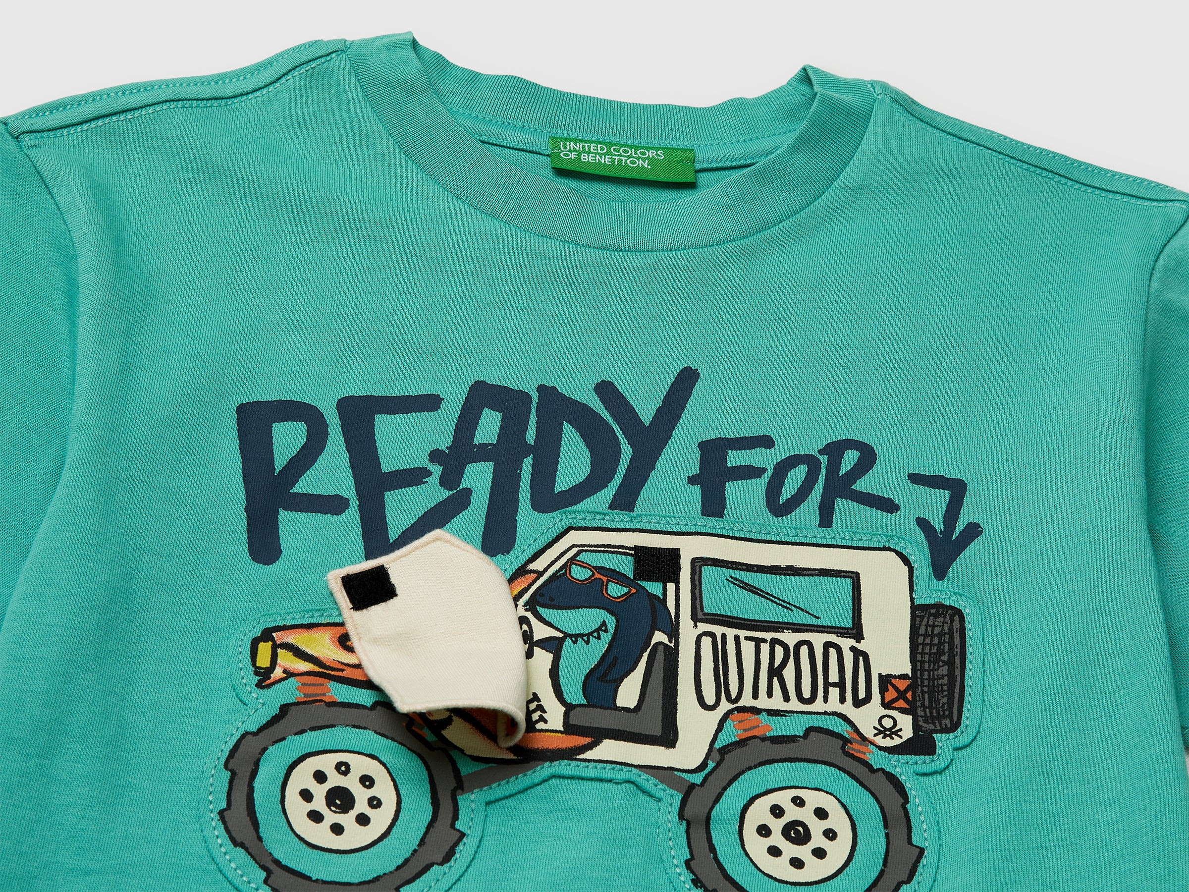 T-shirt with print and application - ucb_image_DS1