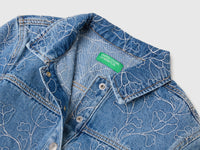 Blusão crop de jeans bordado - ucb_image_DS1