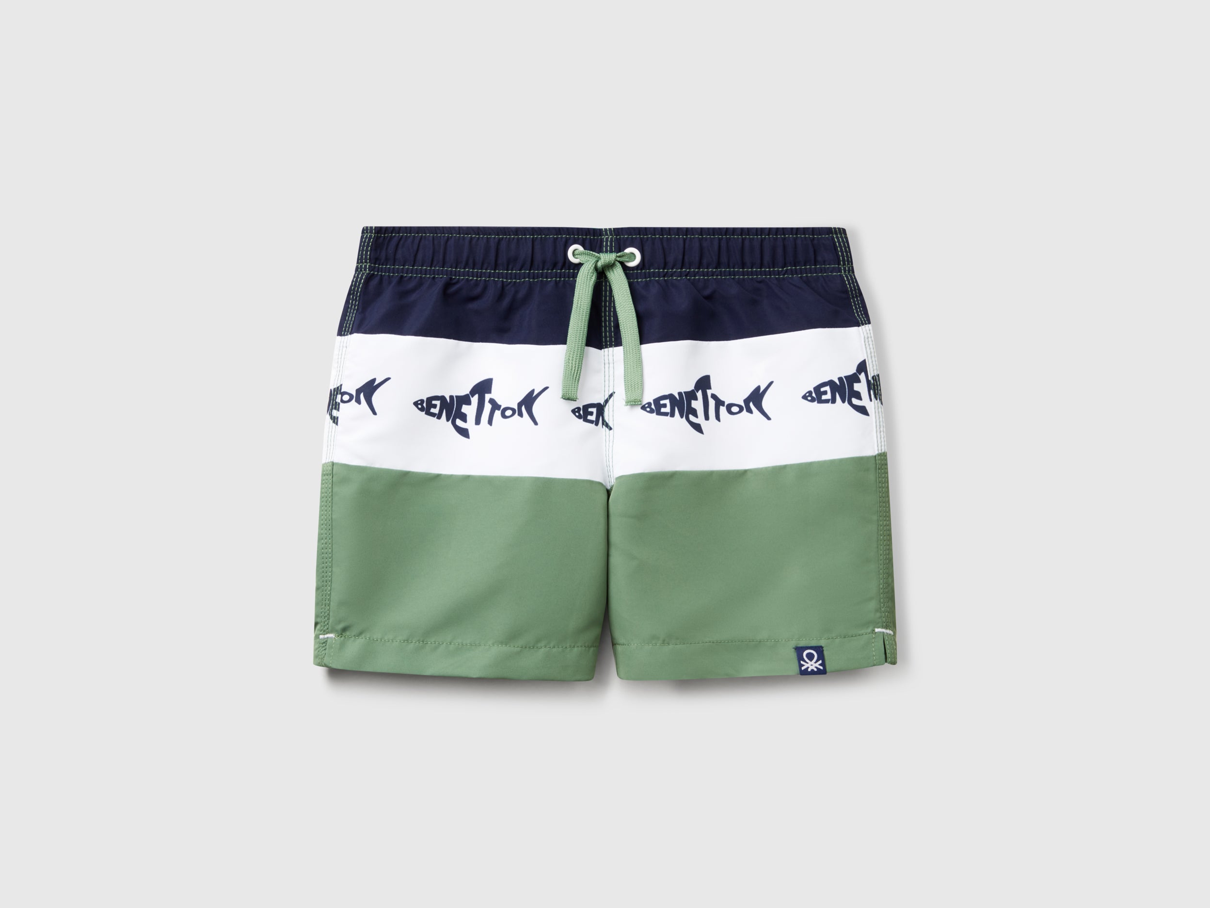 Boxers de banho com estampa de tubarões - ucb_image_FS