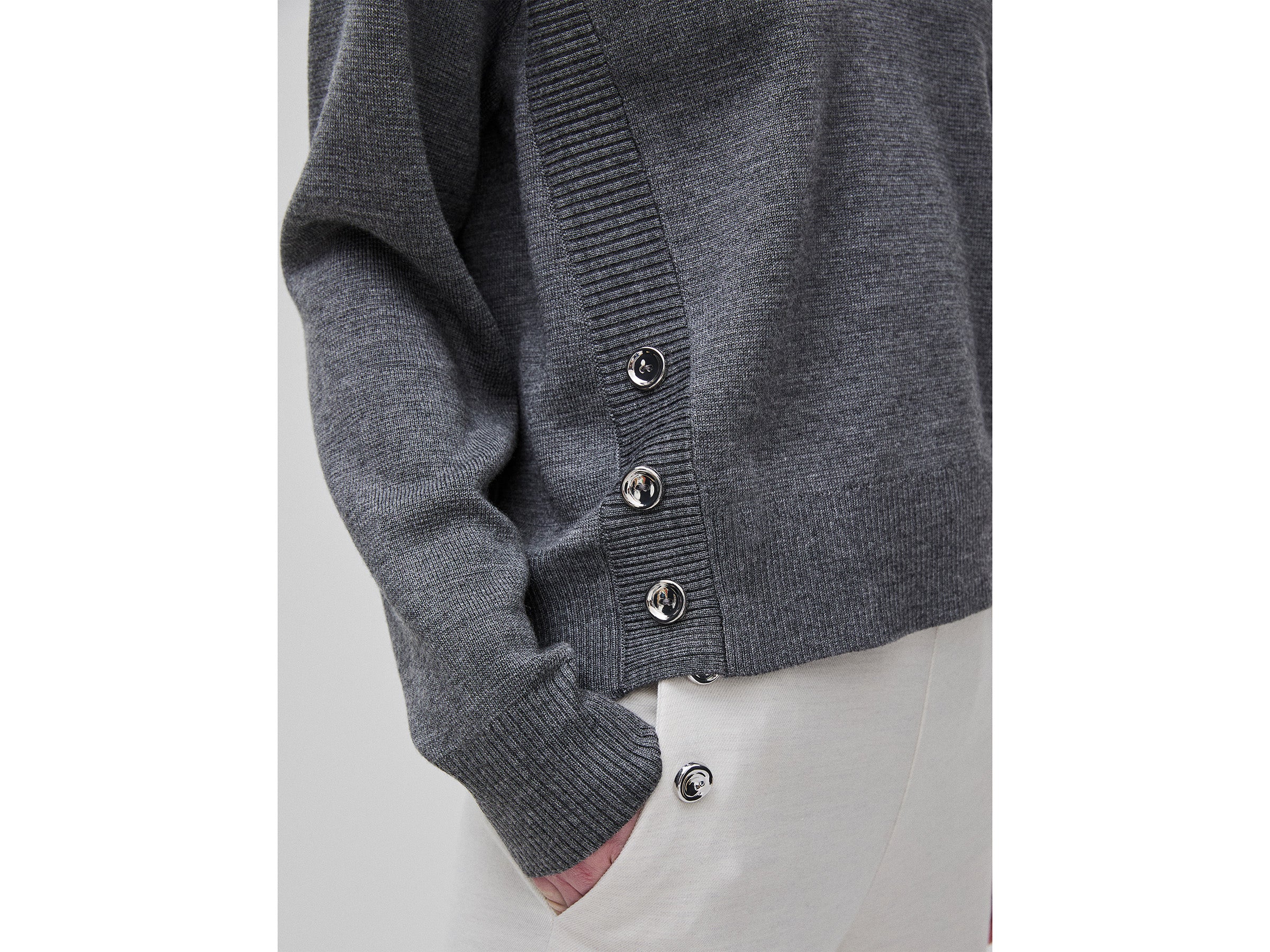Camisola trabalhada com decote em V - ucb_image_FY