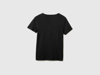 Slim fit t-shirt with V-neck - ucb_image_BS