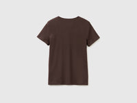 Slim fit t-shirt with V-neck - ucb_image_BS