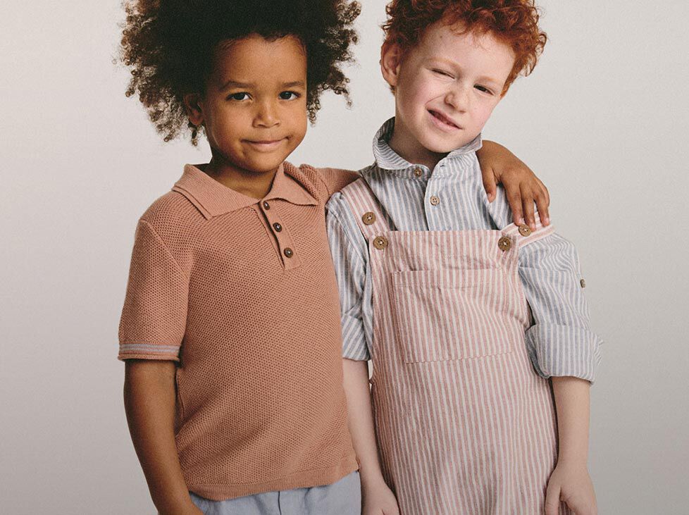 HOME<br/><span class="serif">&Mu;&iota;&kappa;&rho;ό &alpha;&gamma;ό&rho;&iota;</span>