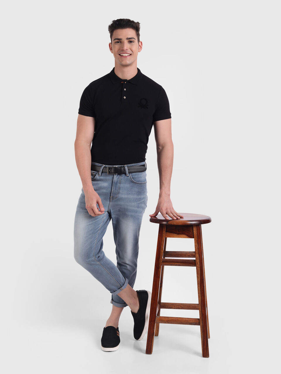 Cropped fit jeans image number null