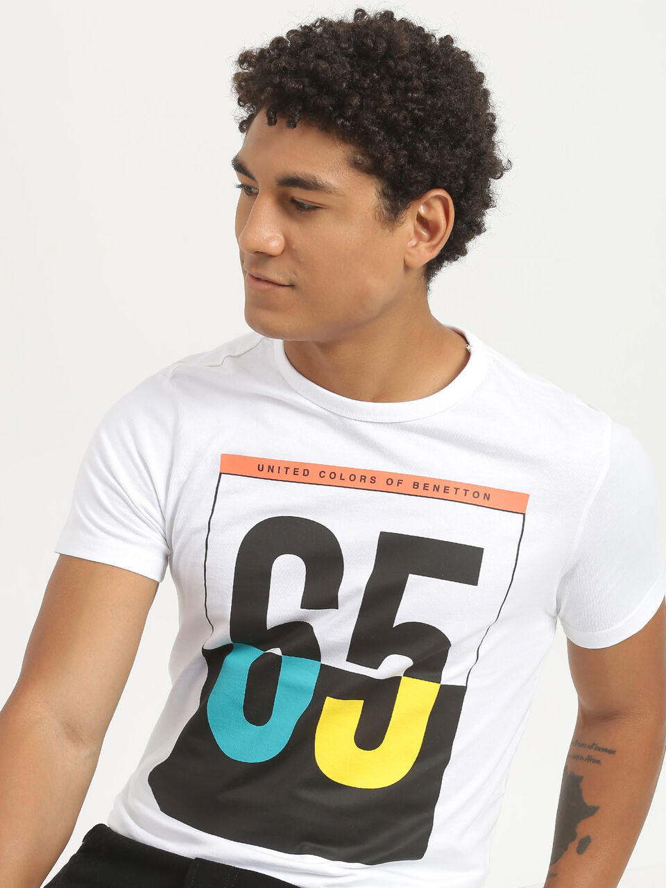 MULTICOLOR BRANDED TEE image number null