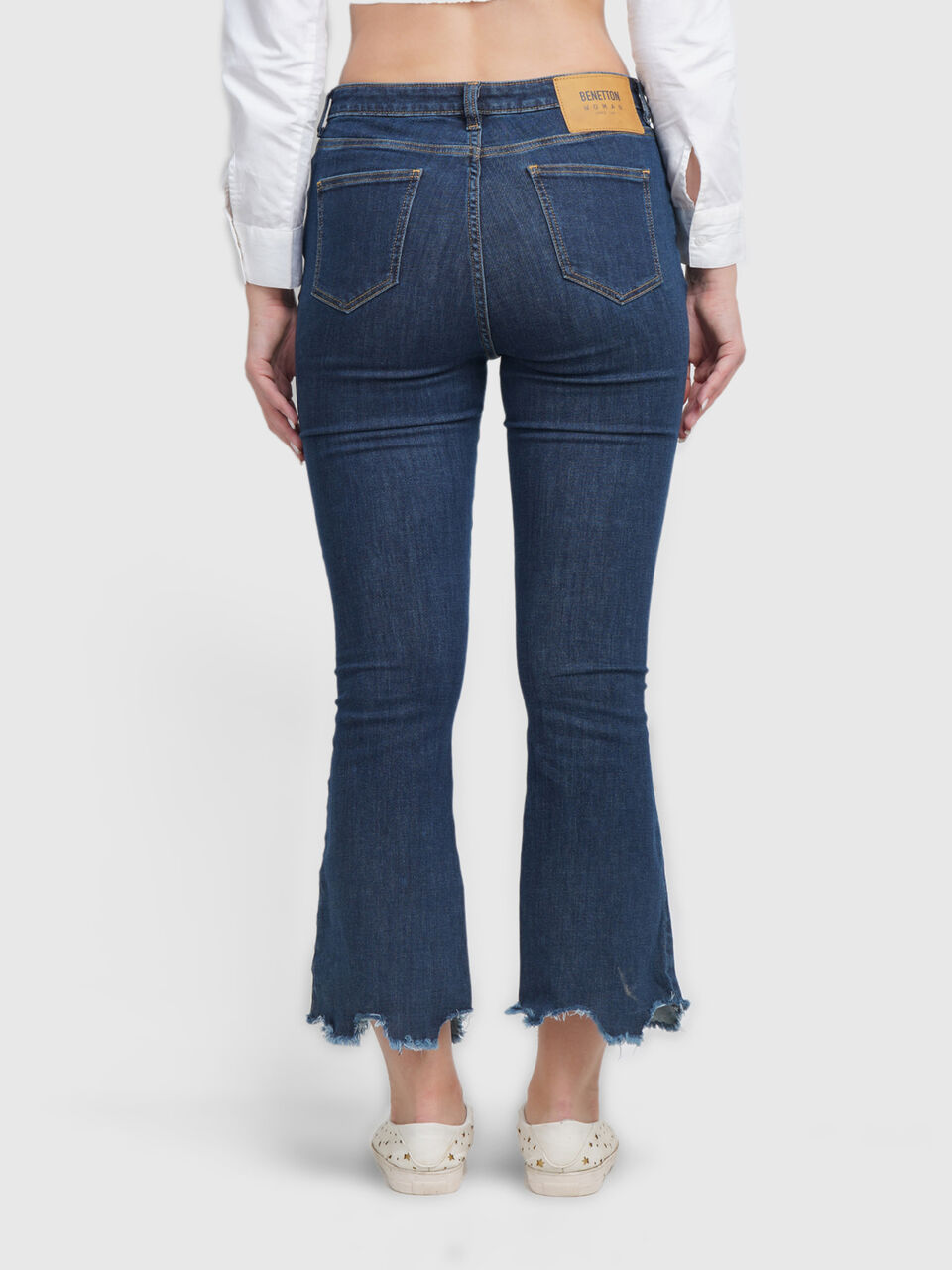 Bootcut With Damaging  And Fraying image number null