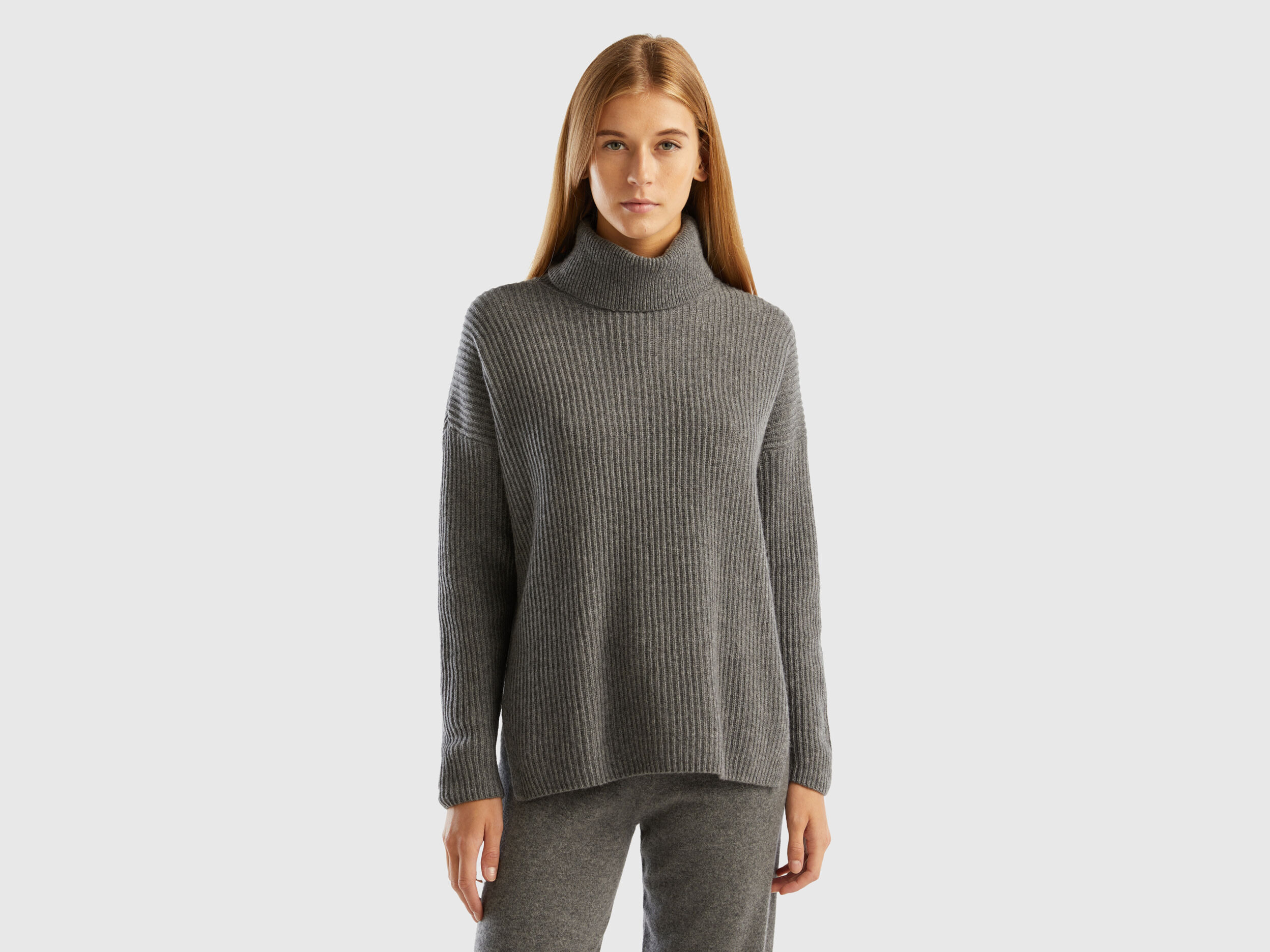 Wide turtleneck on sale