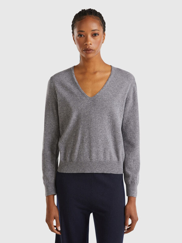 Dark gray V-neck sweater in pure Merino wool Women