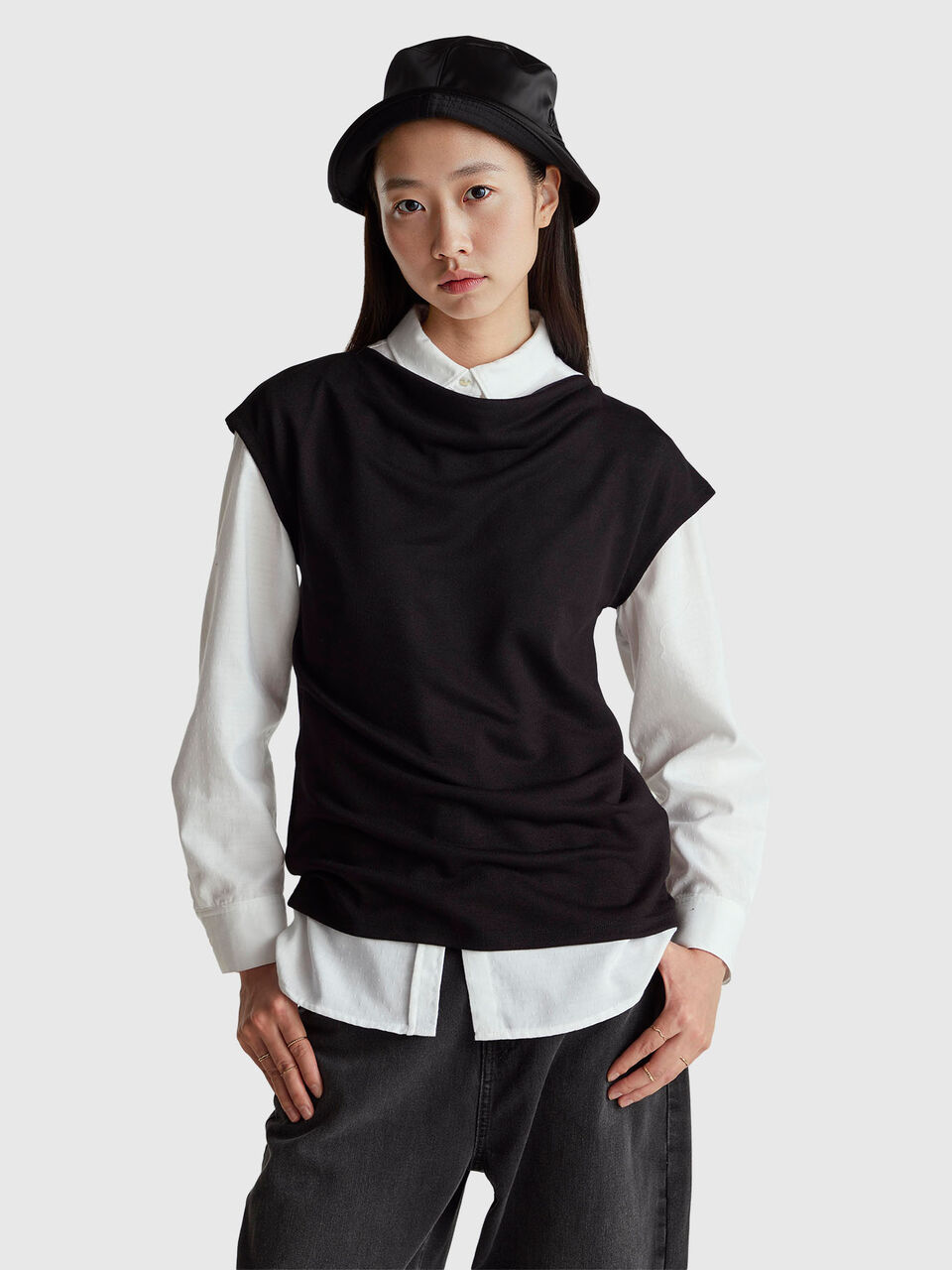 SLEEVELESS SWEATER Women image number null