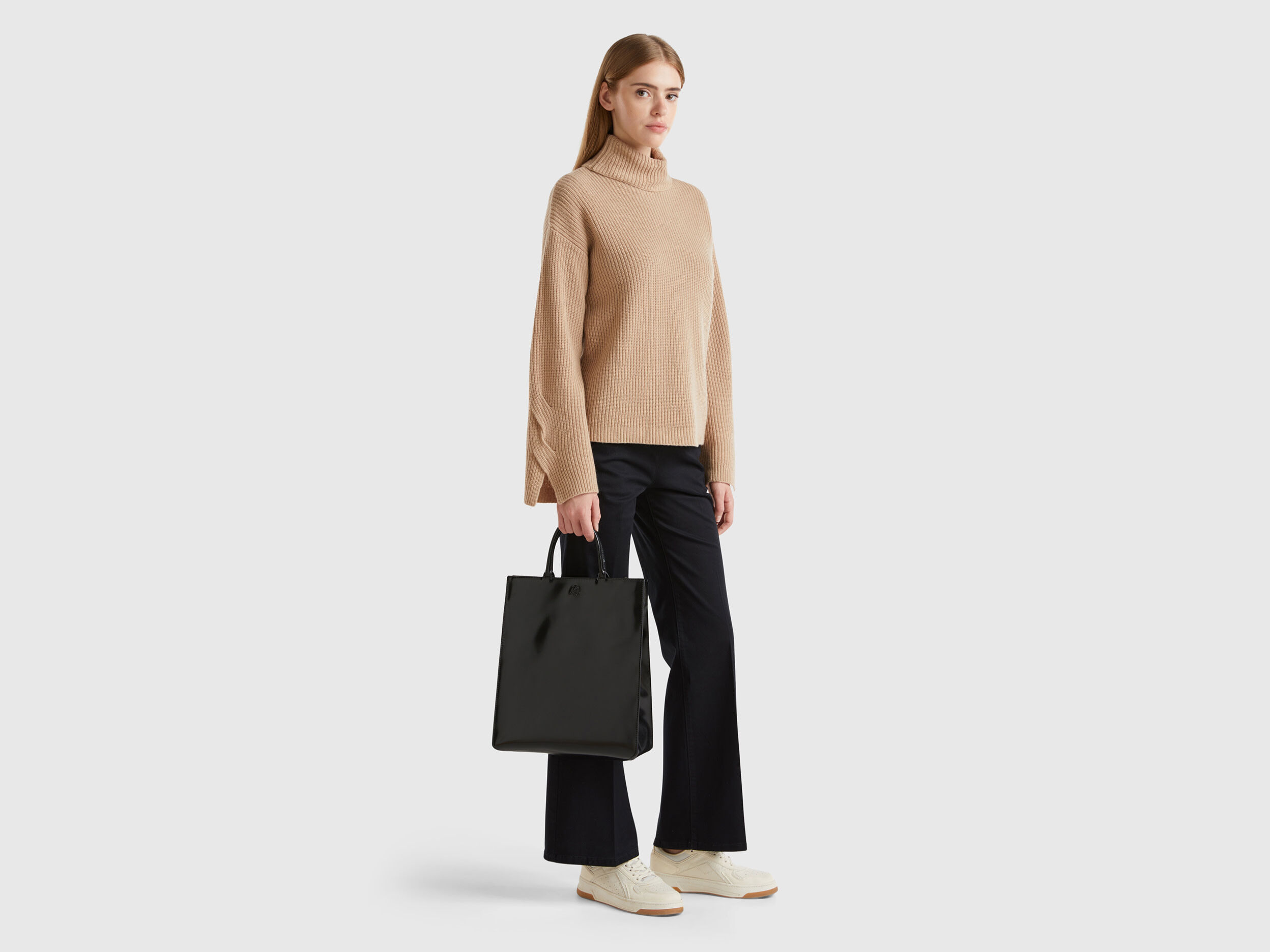 Benetton shopping bag top