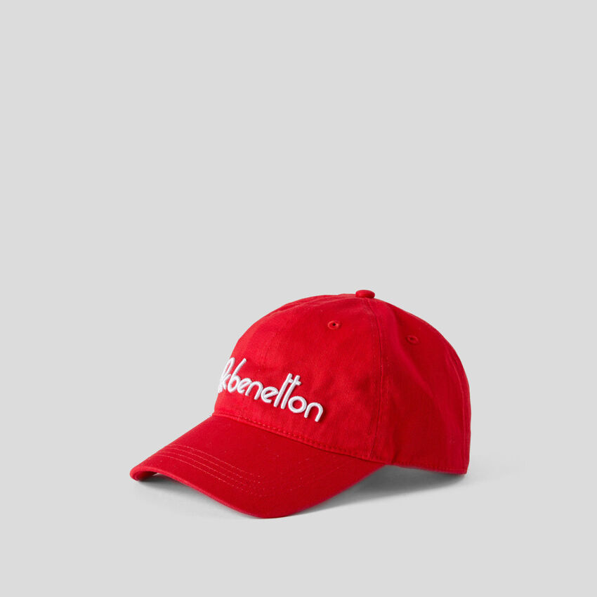 Καπέλο baseball με κεντητό λογότυπο