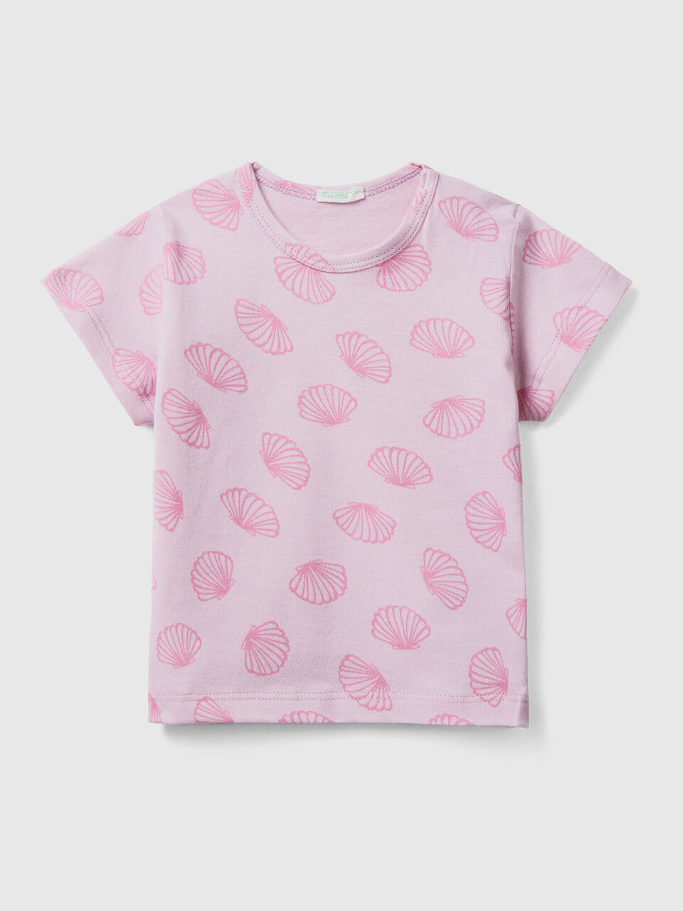 T-shirt with patterned print