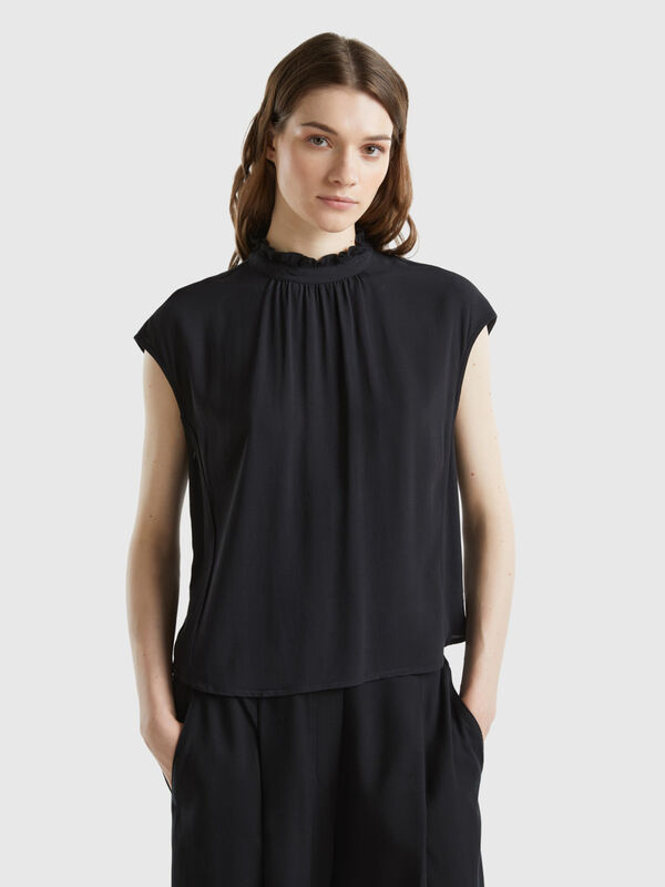 Blouse with rouches on the neck Women