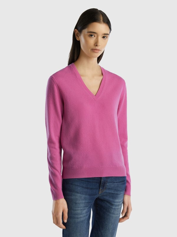 Μπλούζα με V λαιμόκοψη σκούρο ροζ από αγνό μαλλί Μερινό Γυναικεία