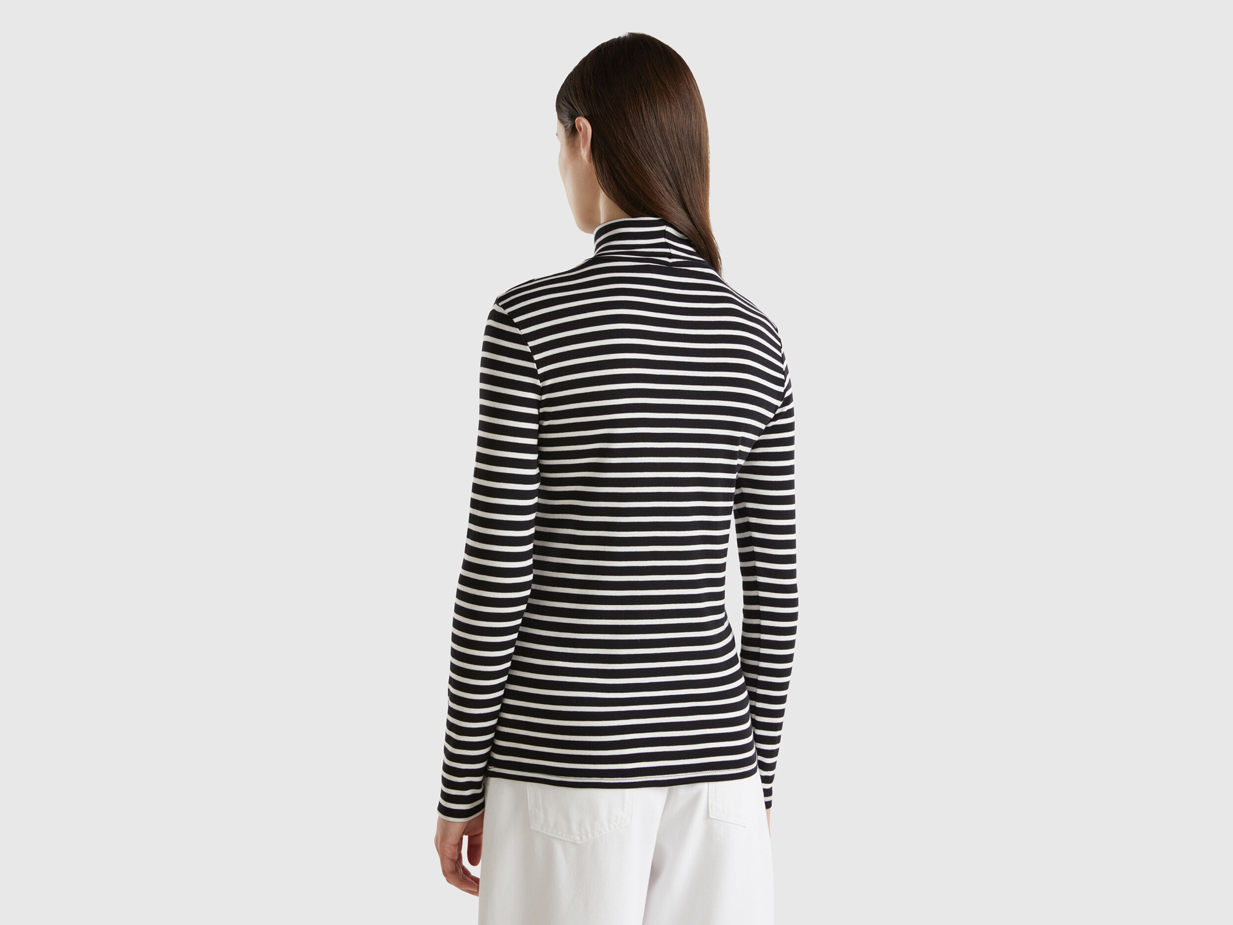 To b. WOMEN'S STRIPE TURTLENECK PULLOVER | agnès b. HK