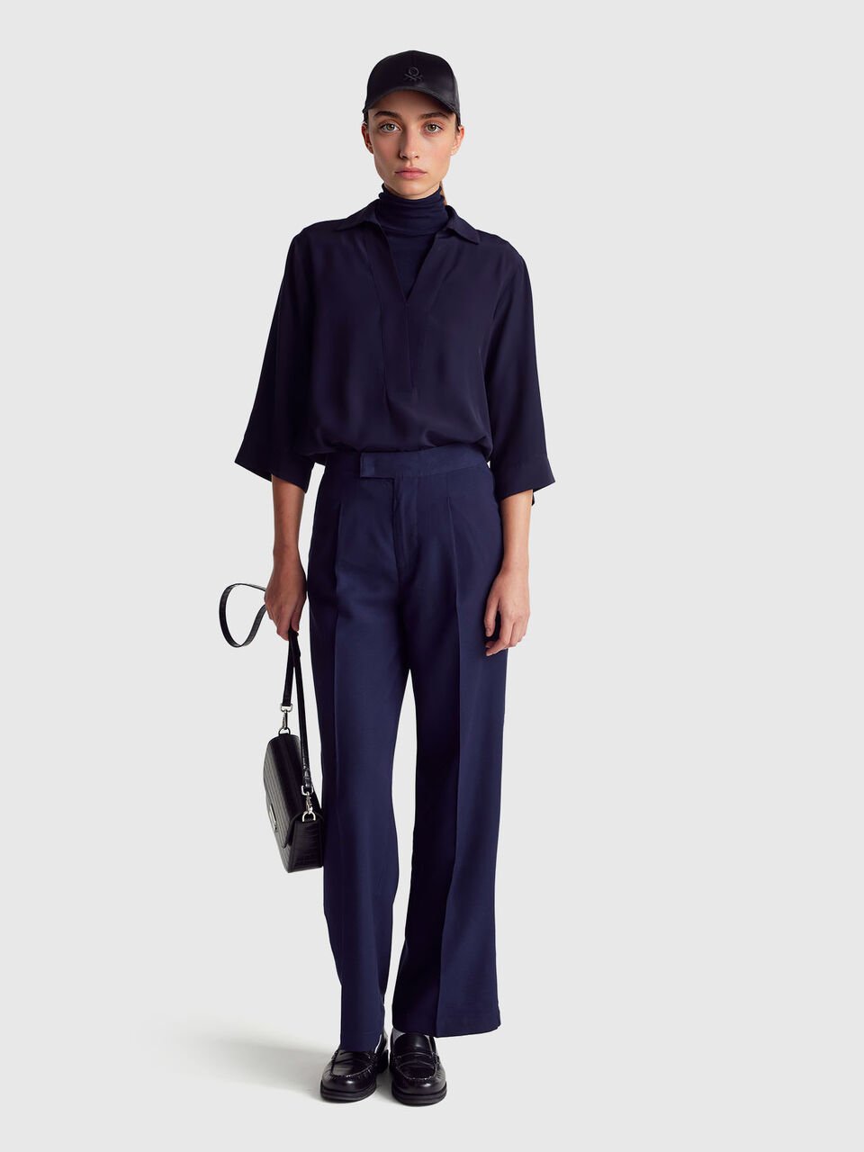 TROUSERS &Gamma;&upsilon;&nu;&alpha;&iota;&kappa;&epsilon;ί&alpha; image number null