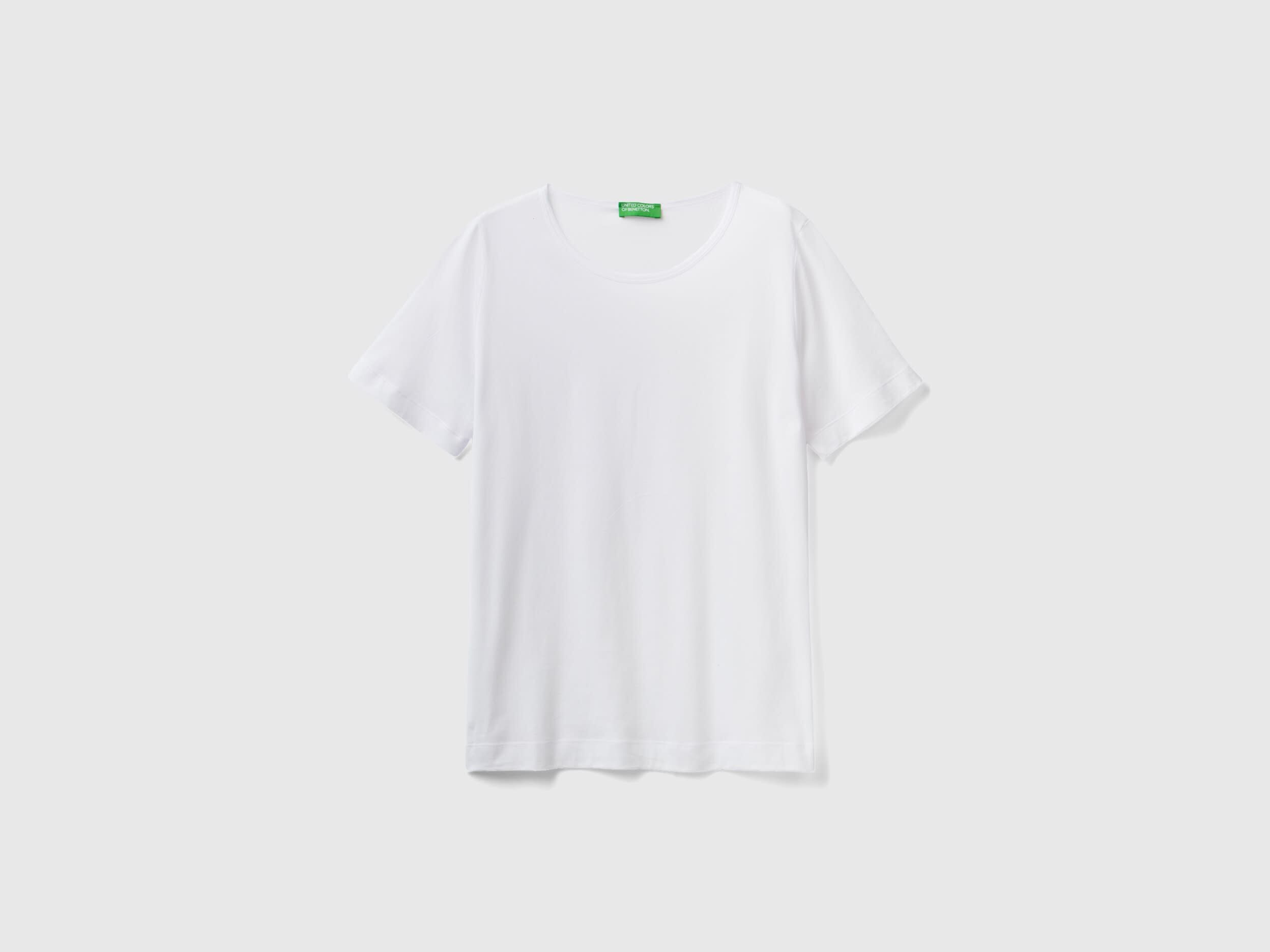 White short sleeve top