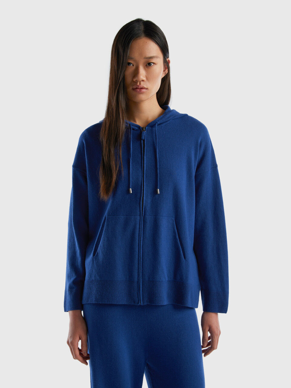 Midnight blue sweater in cashmere blend with hood
