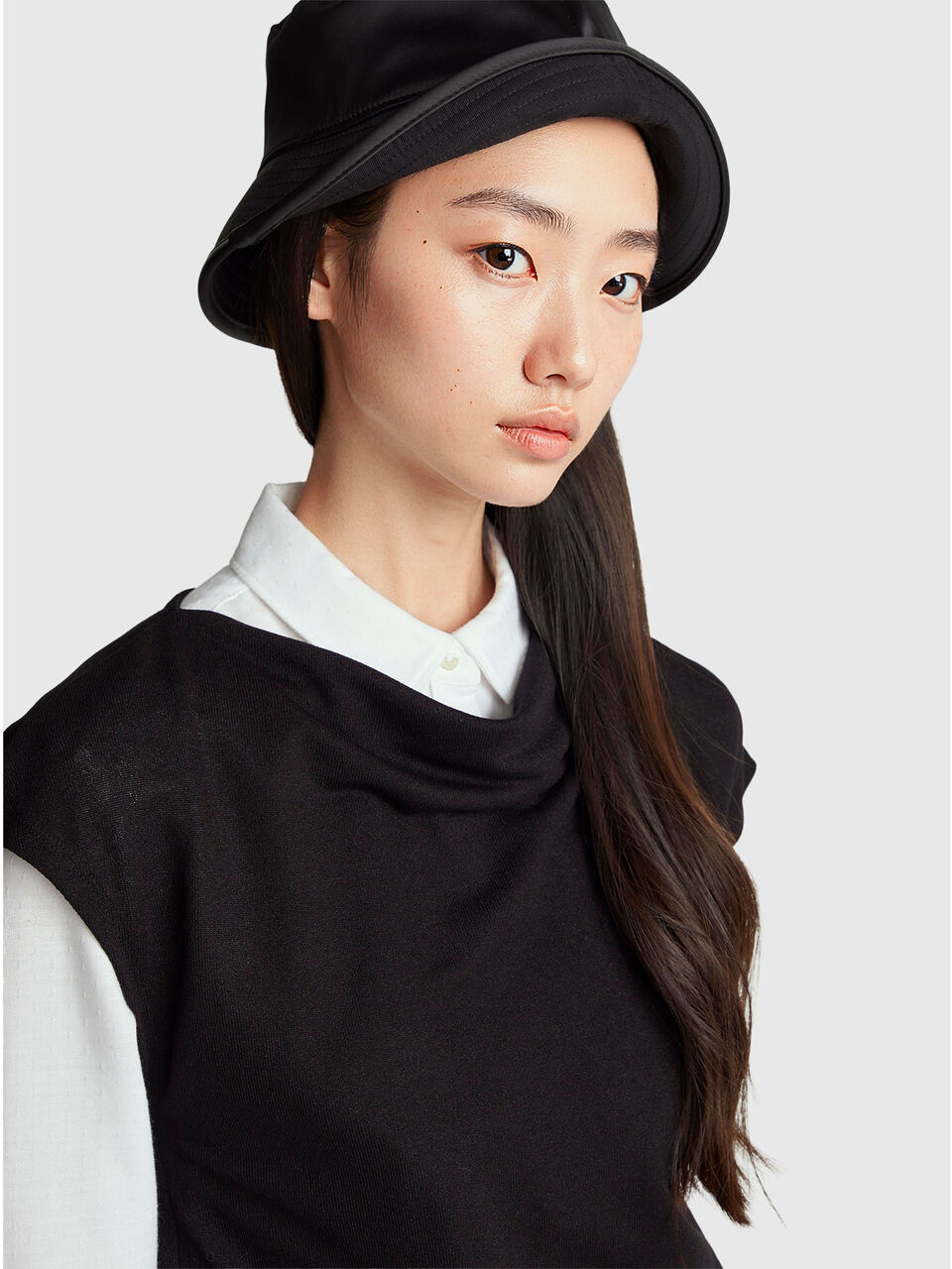 SLEEVELESS SWEATER Women image number null