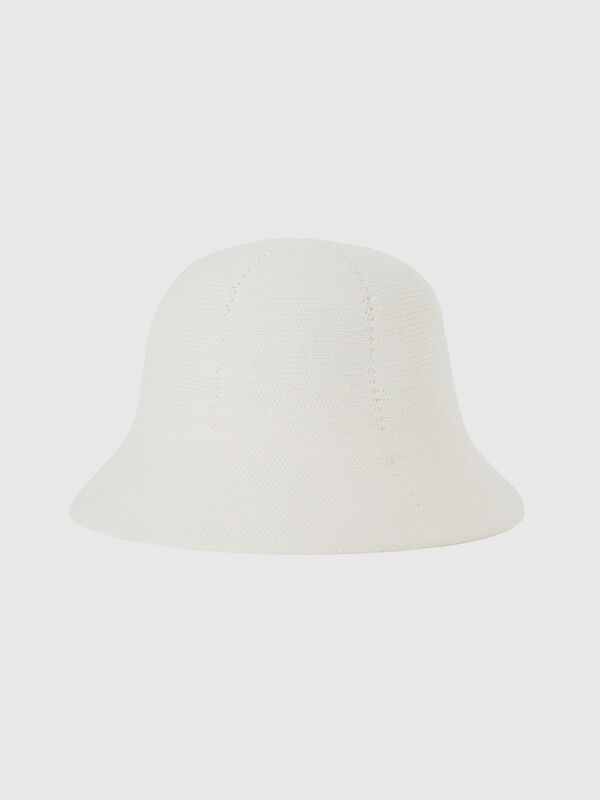 Καπέλο καμπάνα λευκό κρεμ Γυναικεία