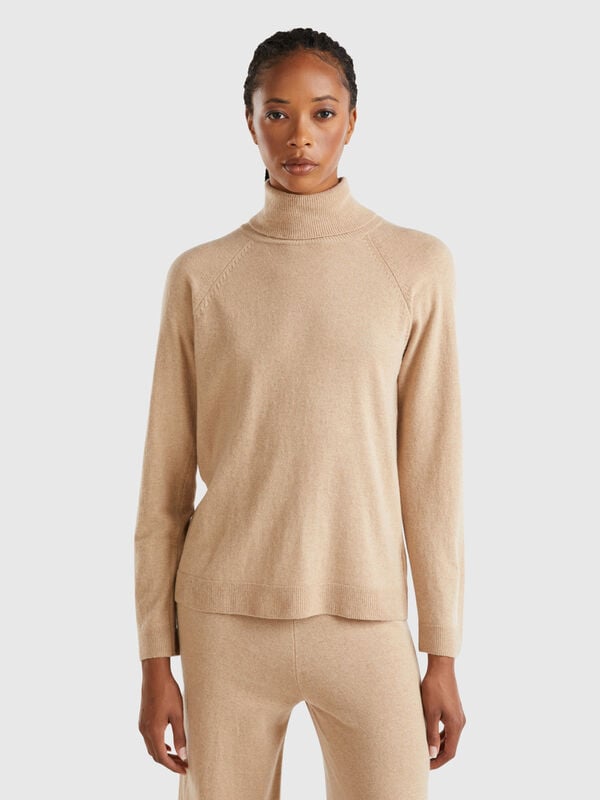 Beige turtleneck in cashmere and wool blend Women