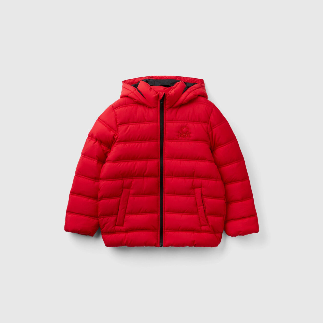 Puffer jacket with hood and logo Red Benetton