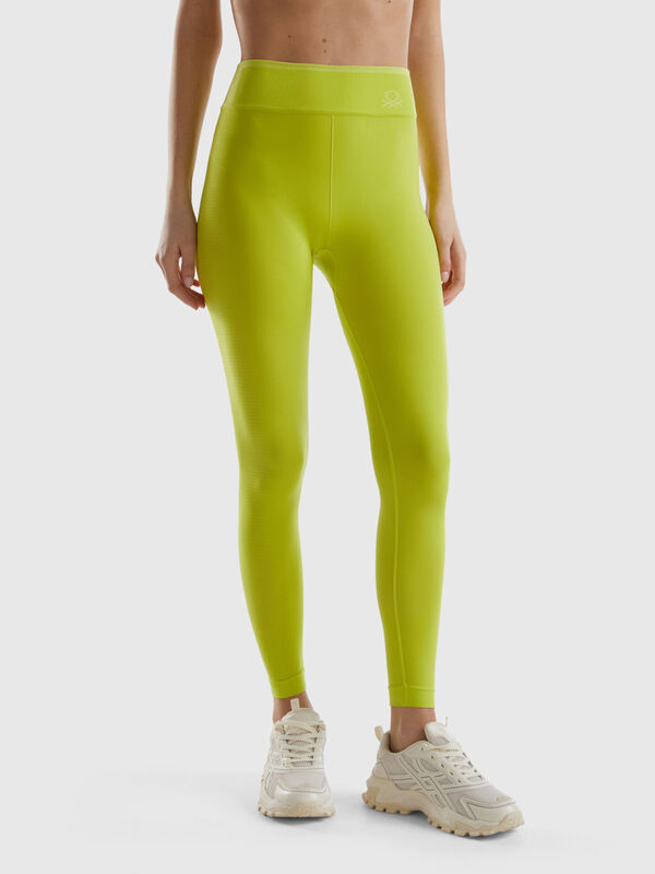 Women's high-waisted sport hot pants neon-yellow, 14,95 €